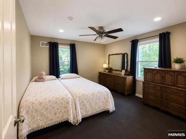 50 Highgate Terrace, Bergenfield, NJ 07621