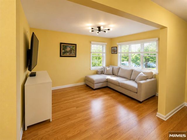 50 Highgate Terrace, Bergenfield, NJ 07621