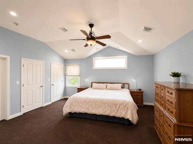 50 Highgate Terrace, Bergenfield, NJ 07621