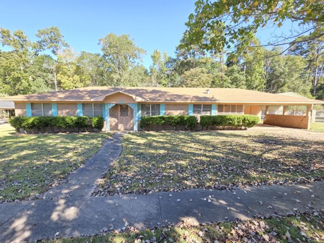 123 Frank Dr. Drive, Logansport, LA 71049