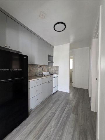 57 Esplanade Dr 71D, Miami Springs, FL 33166