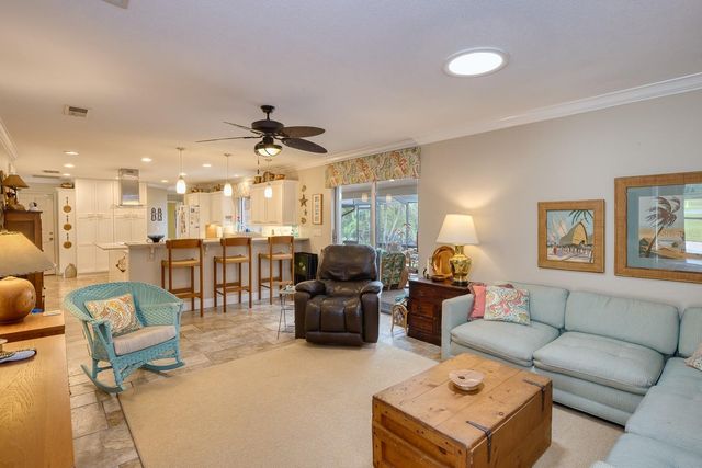 900 N CITRUS AVENUE, Howey In The Hills, FL 34737