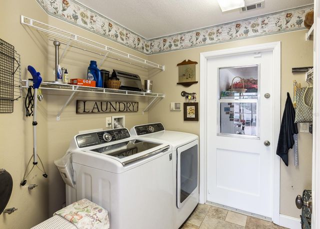 900 N CITRUS AVENUE, Howey In The Hills, FL 34737