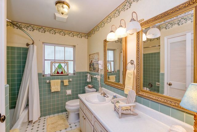 900 N CITRUS AVENUE, Howey In The Hills, FL 34737