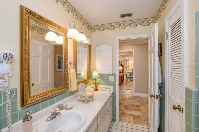900 N CITRUS AVENUE, Howey In The Hills, FL 34737