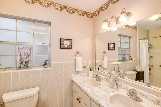 900 N CITRUS AVENUE, Howey In The Hills, FL 34737