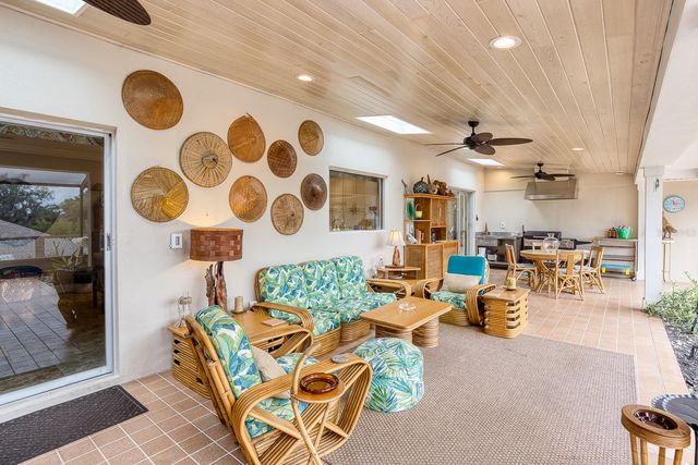 900 N CITRUS AVENUE, Howey In The Hills, FL 34737