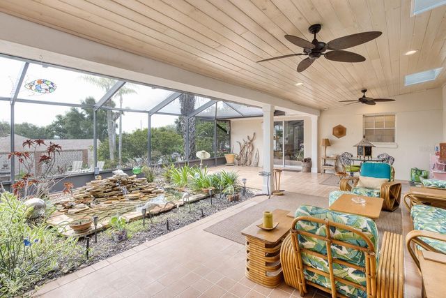 900 N CITRUS AVENUE, Howey In The Hills, FL 34737