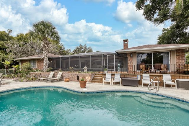 900 N CITRUS AVENUE, Howey In The Hills, FL 34737
