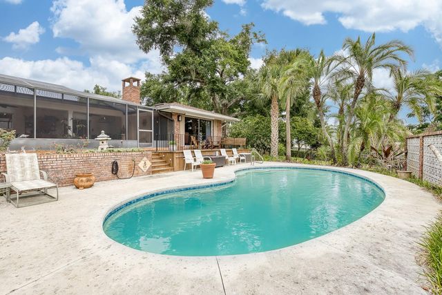 900 N CITRUS AVENUE, Howey In The Hills, FL 34737