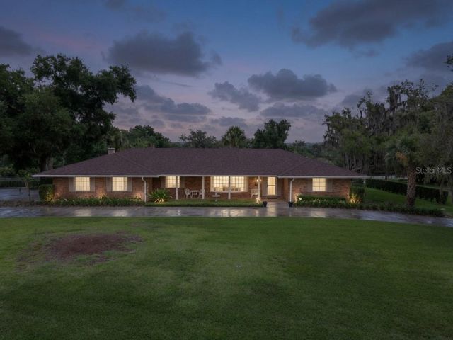 900 N CITRUS AVENUE, Howey In The Hills, FL 34737