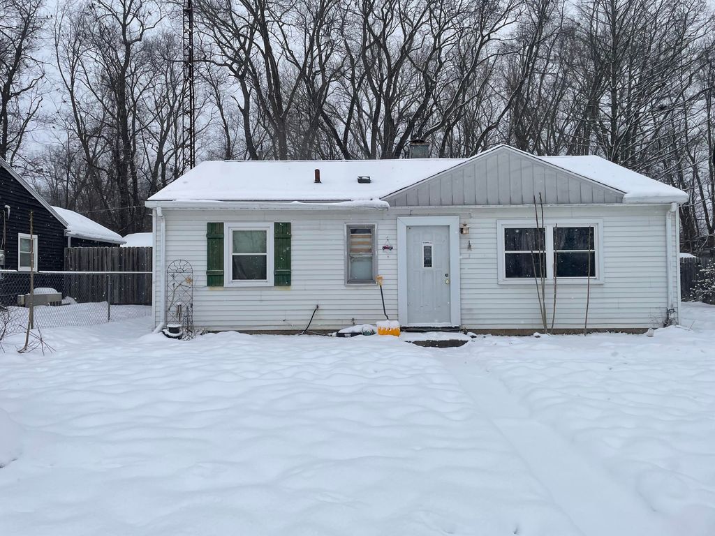 207 E 9th Street, La Porte, IN 46350