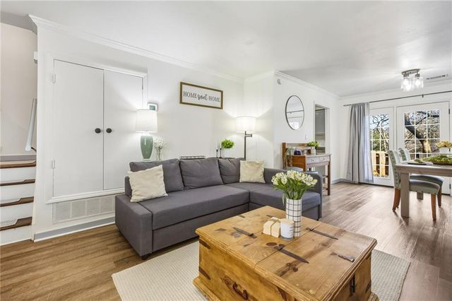 2763 Farmstead SE Road, Smyrna, GA 30080