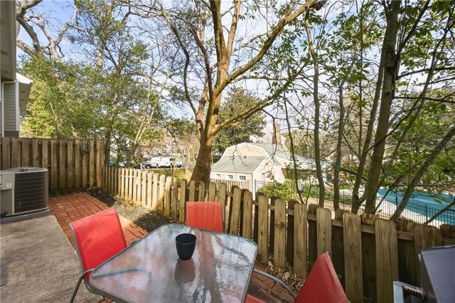 2763 Farmstead SE Road, Smyrna, GA 30080