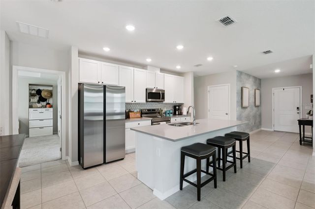 4931 LYRIC DRIVE, Mascotte, FL 34753