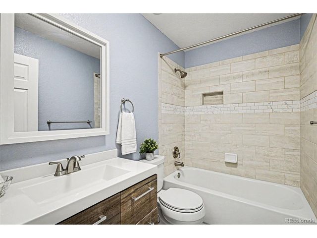 3398 S Halifax Way, Aurora, CO 80013