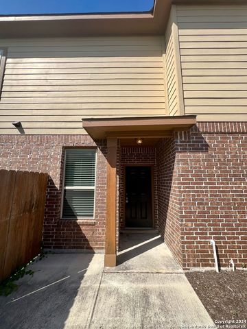 374 CREEKSIDE CURV, New Braunfels, TX 78130