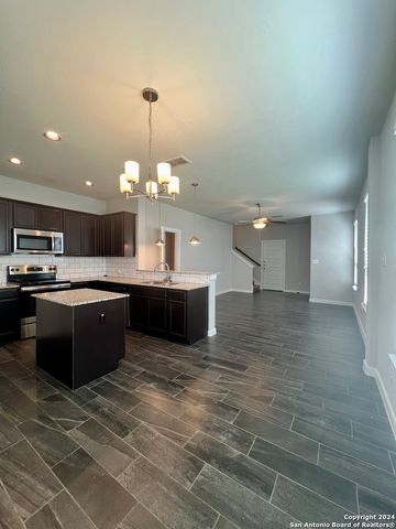 374 CREEKSIDE CURV, New Braunfels, TX 78130