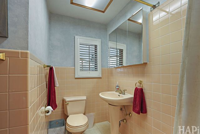 34945 N Leonard Avenue, Ingleside, IL 60041