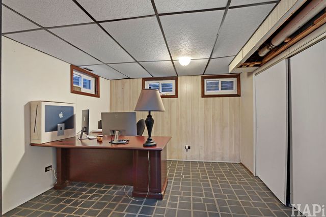 34945 N Leonard Avenue, Ingleside, IL 60041