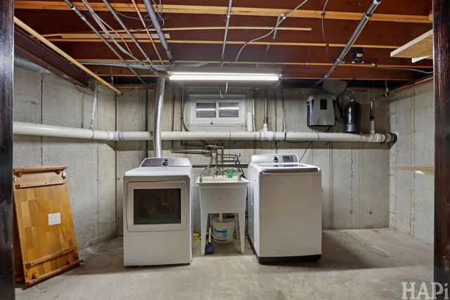 34945 N Leonard Avenue, Ingleside, IL 60041