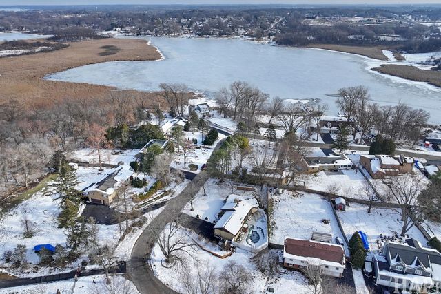 34945 N Leonard Avenue, Ingleside, IL 60041