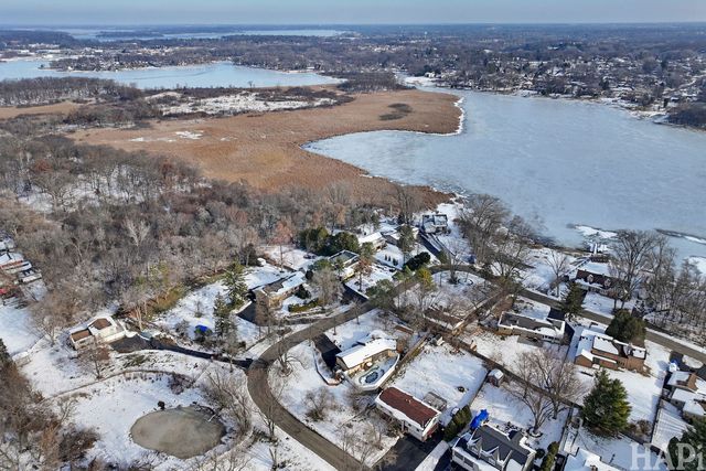 34945 N Leonard Avenue, Ingleside, IL 60041