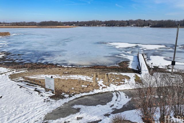 34945 N Leonard Avenue, Ingleside, IL 60041