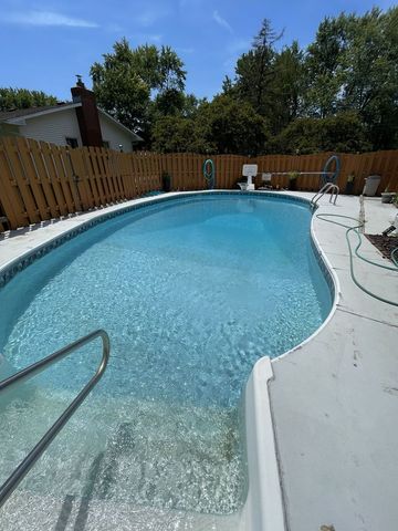 34945 N Leonard Avenue, Ingleside, IL 60041