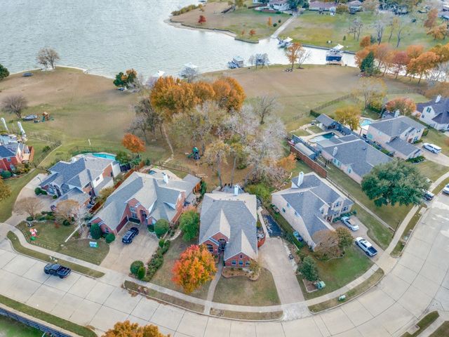 8810 Edgelake Trail, Rowlett, TX 75088