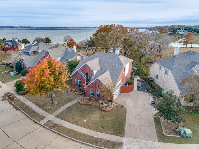 8810 Edgelake Trail, Rowlett, TX 75088