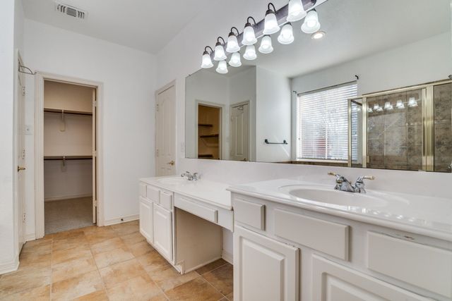 8810 Edgelake Trail, Rowlett, TX 75088