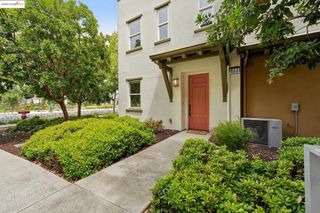 422 Mitchell Ave, Alameda, CA 94501