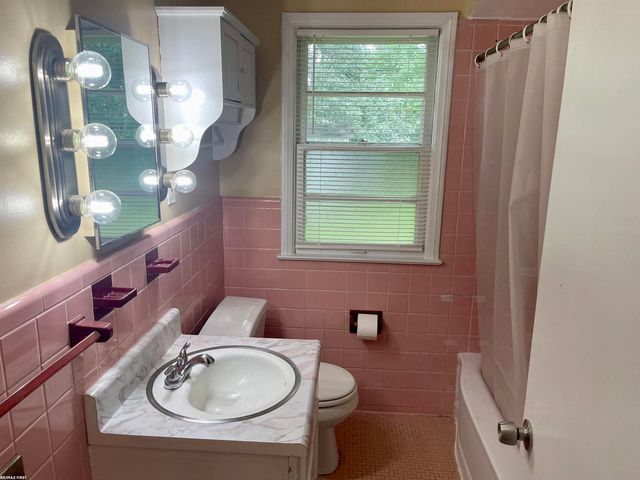 21521 Benjamin Avenue, St Clair Shores, MI 48081