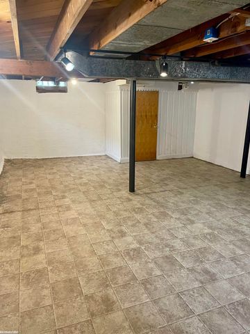 21521 Benjamin Avenue, St Clair Shores, MI 48081