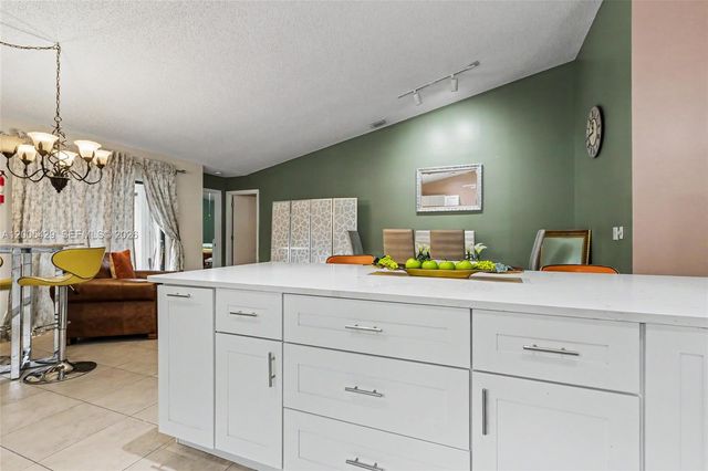 2439 NW 95th Ave, Coral Springs, FL 33065