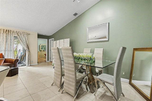 2439 NW 95th Ave, Coral Springs, FL 33065