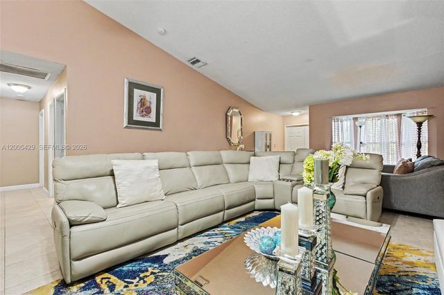 2439 NW 95th Ave, Coral Springs, FL 33065