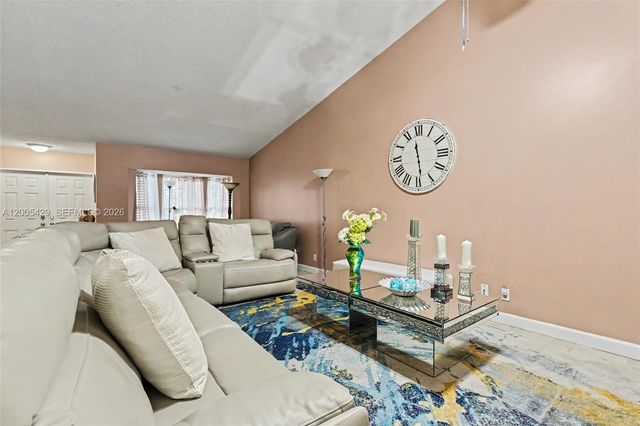 2439 NW 95th Ave, Coral Springs, FL 33065