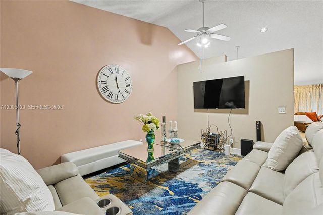 2439 NW 95th Ave, Coral Springs, FL 33065