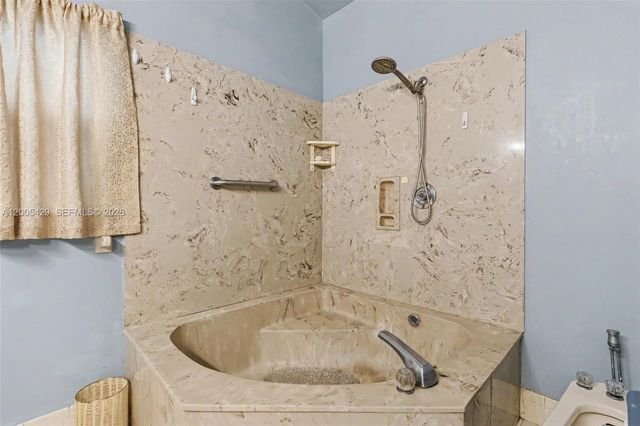 2439 NW 95th Ave, Coral Springs, FL 33065