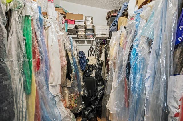 2439 NW 95th Ave, Coral Springs, FL 33065