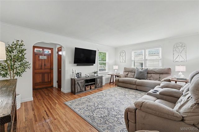 93 Greenfield Avenue, West Seneca, NY 14224