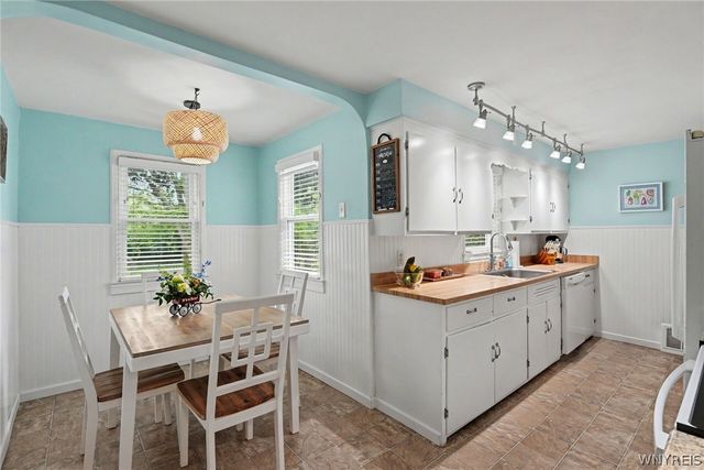 93 Greenfield Avenue, West Seneca, NY 14224