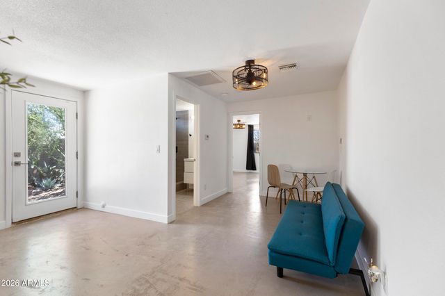 934A W Parkway Boulevard, Tempe, AZ 85281