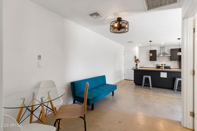 934A W Parkway Boulevard, Tempe, AZ 85281