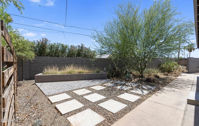 934A W Parkway Boulevard, Tempe, AZ 85281