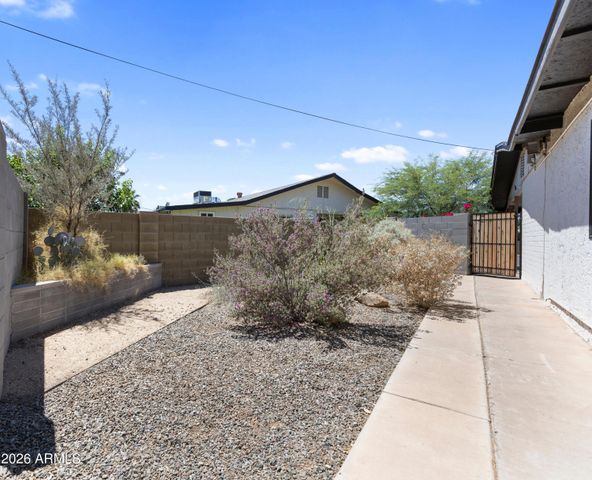 934A W Parkway Boulevard, Tempe, AZ 85281
