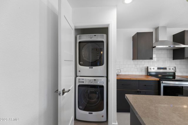 934A W Parkway Boulevard, Tempe, AZ 85281