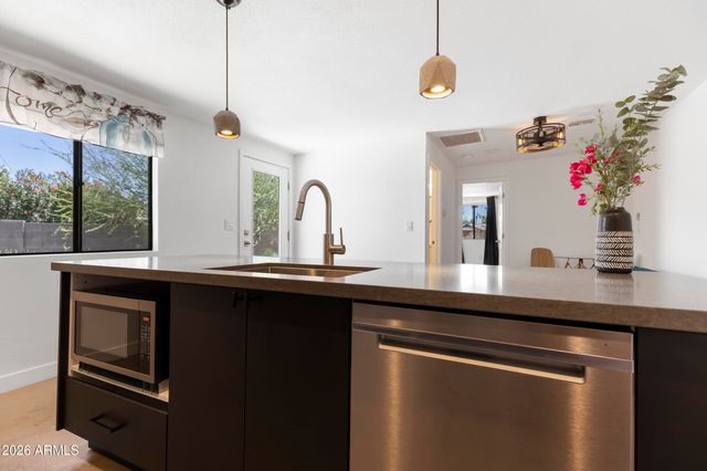 934A W Parkway Boulevard, Tempe, AZ 85281